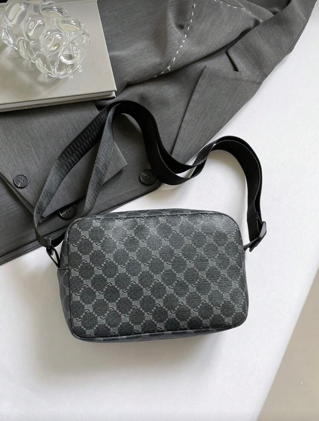 zwart  schoudertas voor heren