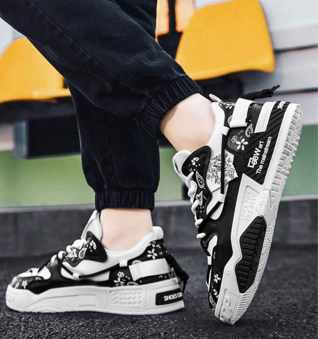 Herenmode veter schoenen zwart met letterpatroon