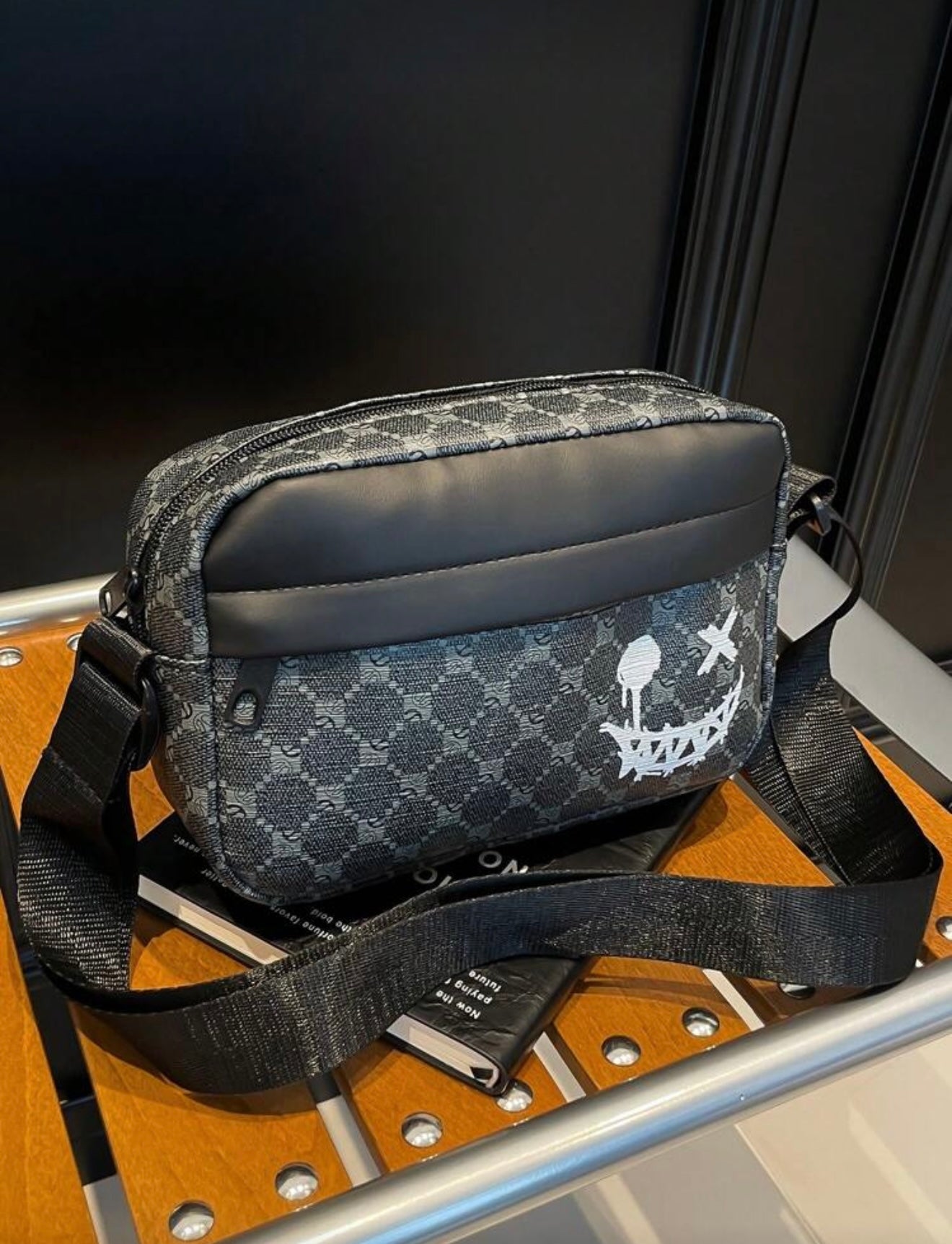 zwart  schoudertas voor heren