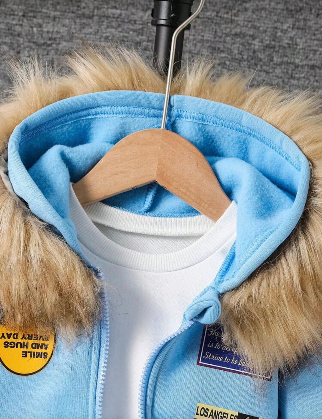 Winter peuterjongenshoodie met reliëf en bontkraag + bijpassende broek blauw