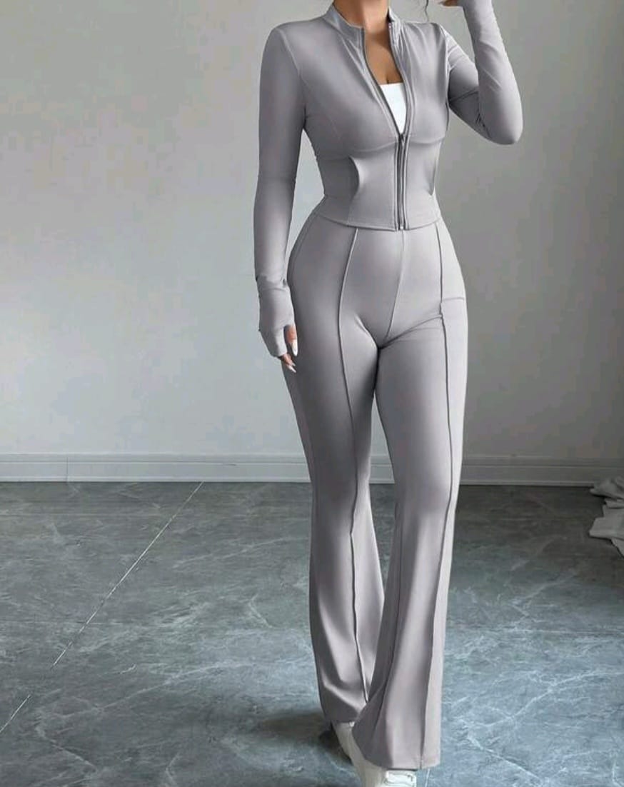 Women’s Toght- fitting zip-up cropped top with mandarin collar and flared pants 2 pieces set