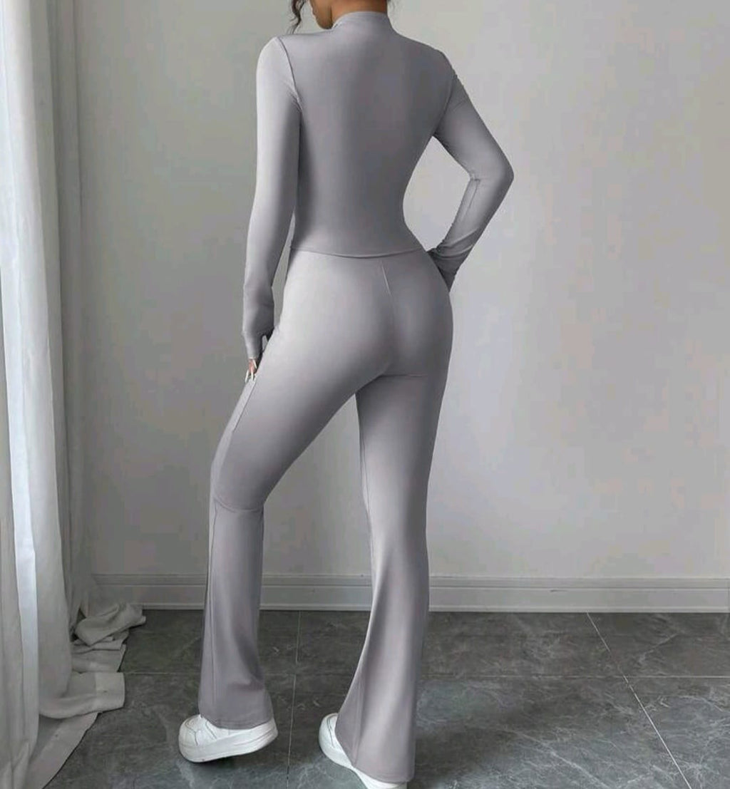 Women’s Toght- fitting zip-up cropped top with mandarin collar and flared pants 2 pieces set