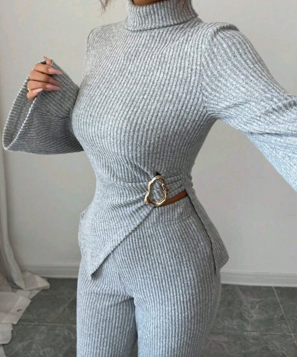 2- delige vrouwelijke high neck ribbed set