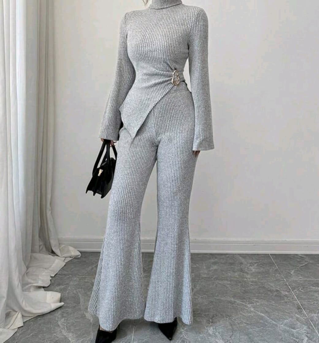 2- delige vrouwelijke high neck ribbed set